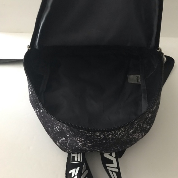 Fila Haulee miini backpack like new - Picture 6 of 6